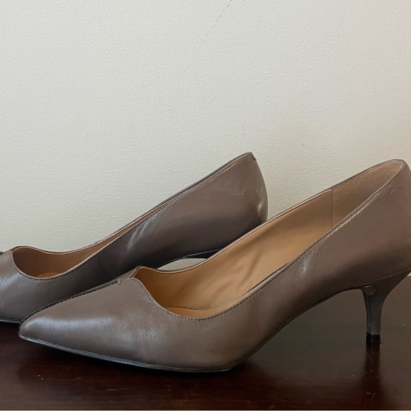 Nine West neutral 2in heels business casual formal size 7.5 - Picture 3 of 8
